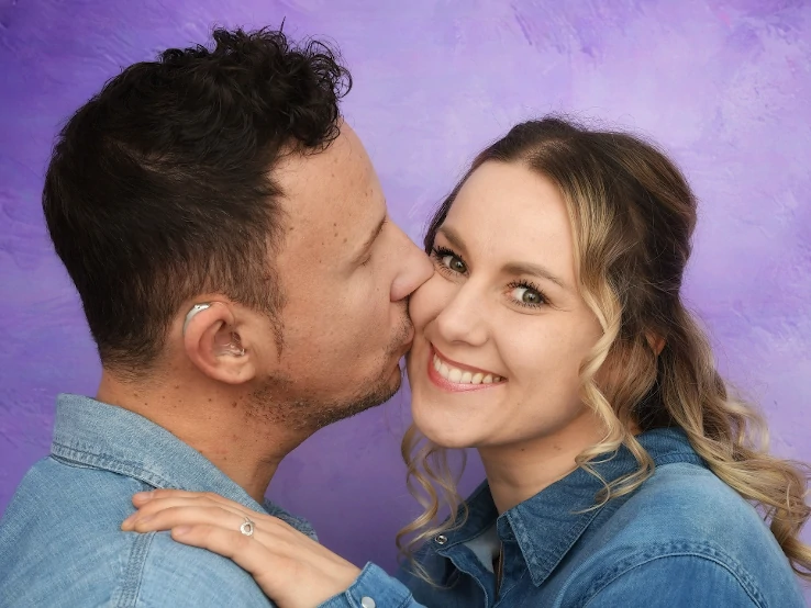 <h2>Paar-Shootings</h2><p>Eure Liebe ist einzigartig und verdient es, in Bildern festgehalten zu werden. Bei meinen Paar-Shootings schaffe ich eine entspannte Atmosphäre, in der ihr euch ganz natürlich zeigen könnt. Ob romantische Pärchenfotos im Freien oder schöne Aufnahmen in einer stimmigen Umgebung – ich helfe euch, die Magie eurer Beziehung in wunderschönen Bildern festzuhalten.</p>